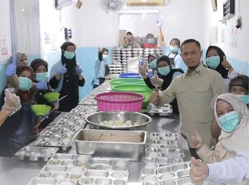 Walikota Pekanbaru, Agung instruksikan pengawasan ketat untuk program MBG (foto/int)
 